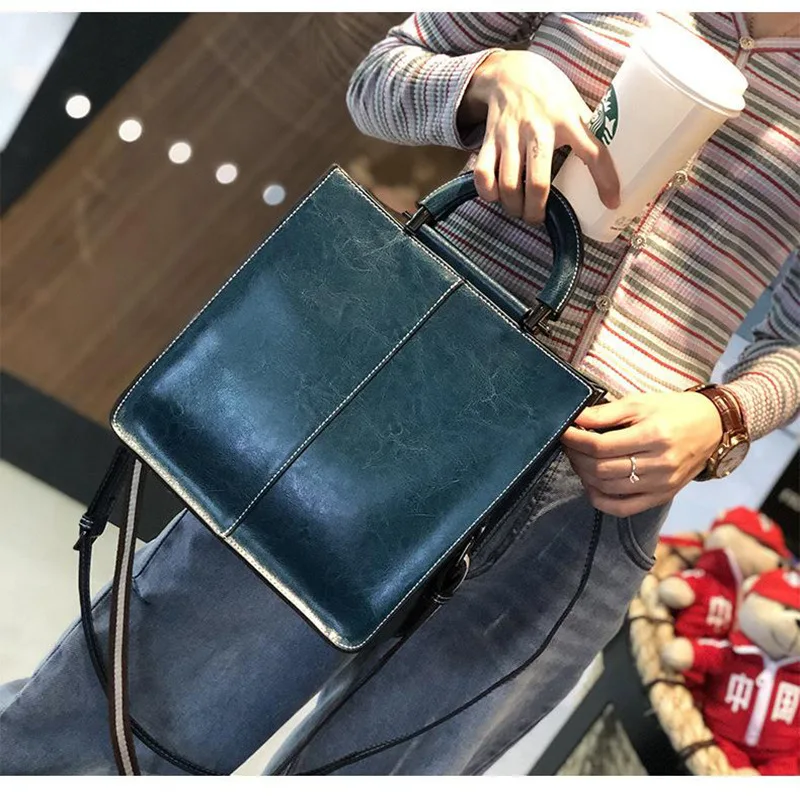 

Women Genuine Leather Tote Bag 2026 New Vintage Oil Wax Handbag Large Capacity Commuter Shoulder Crossbody Bag Multicolor