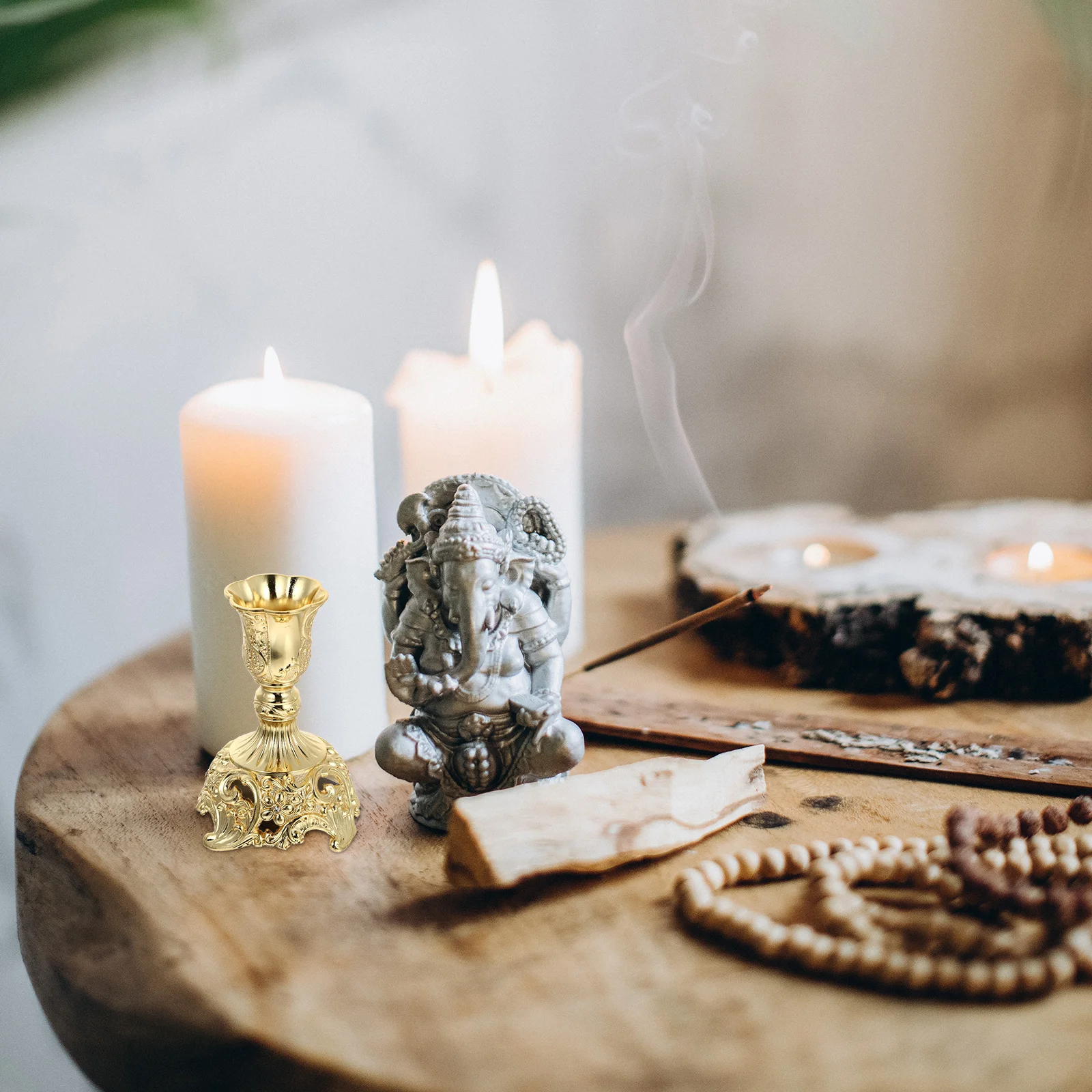 

2pcs Golden Vintage Wedding Candleholder European Style Home Decor Zinc Alloy Cone Candlestick Long Lasting for Restaurant