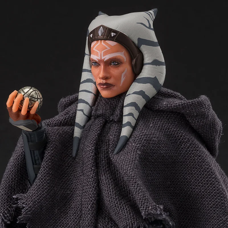 Genuine Star Wars Original Bandai S.H.Figuarts Ahsoka Tano Action Figure PVC Collectible Model Dolls Statuette Toy Ornament Gift