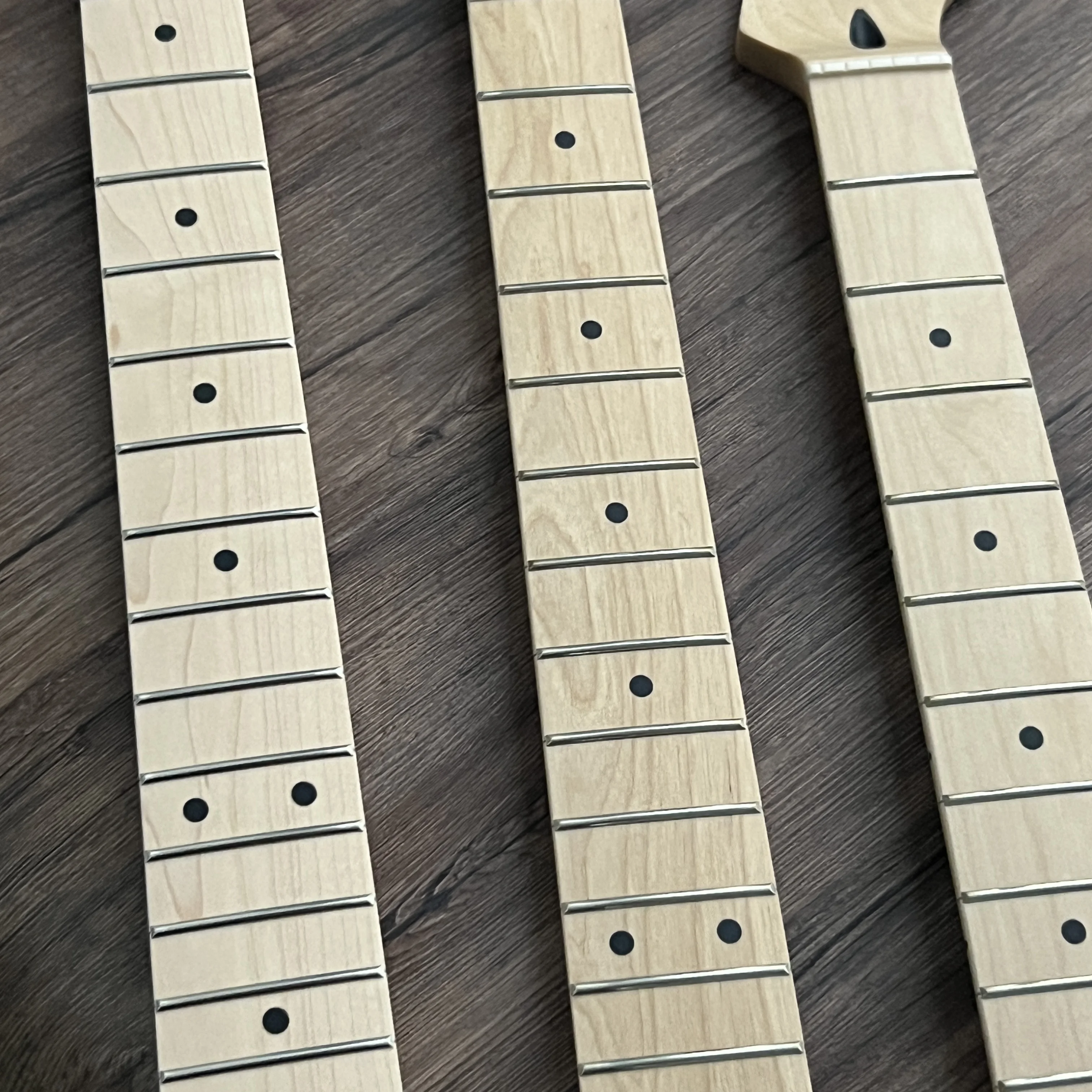 

ST Style Maple Guitar Neck - 22 Frets, Maple Fingerboard, Natural Finish, Headstock Truss Rod Adjustment