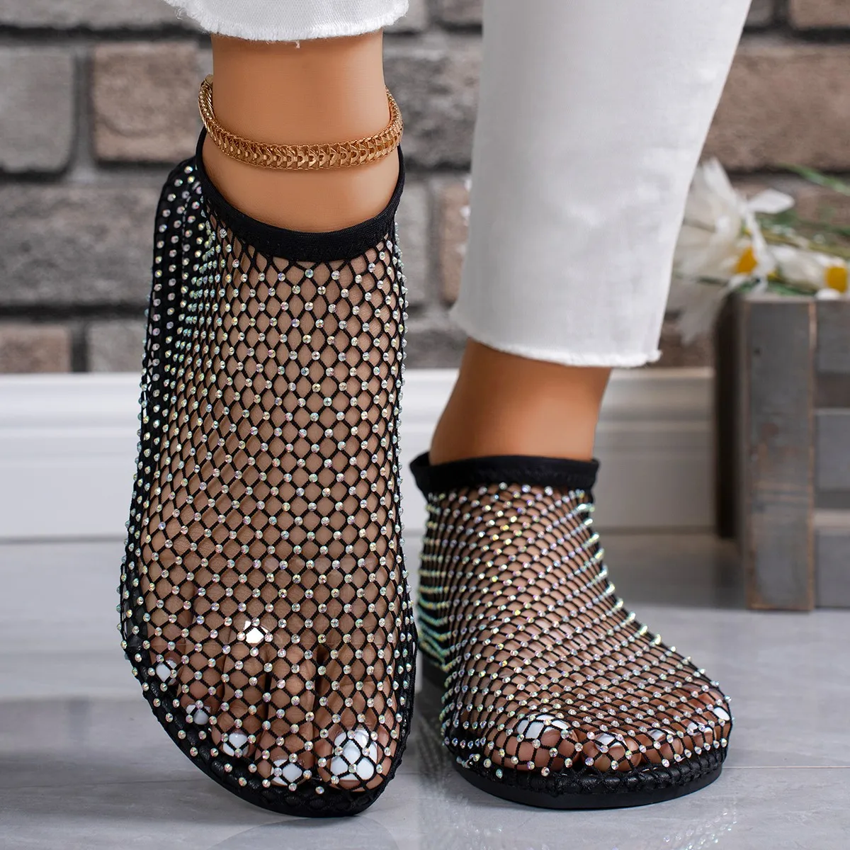 New Summer Round Toe Sandals Breathable Slip-on Non-slip Beach Flat Rhinestone Plus Size Fashion and Versatile Women\'s Shoes