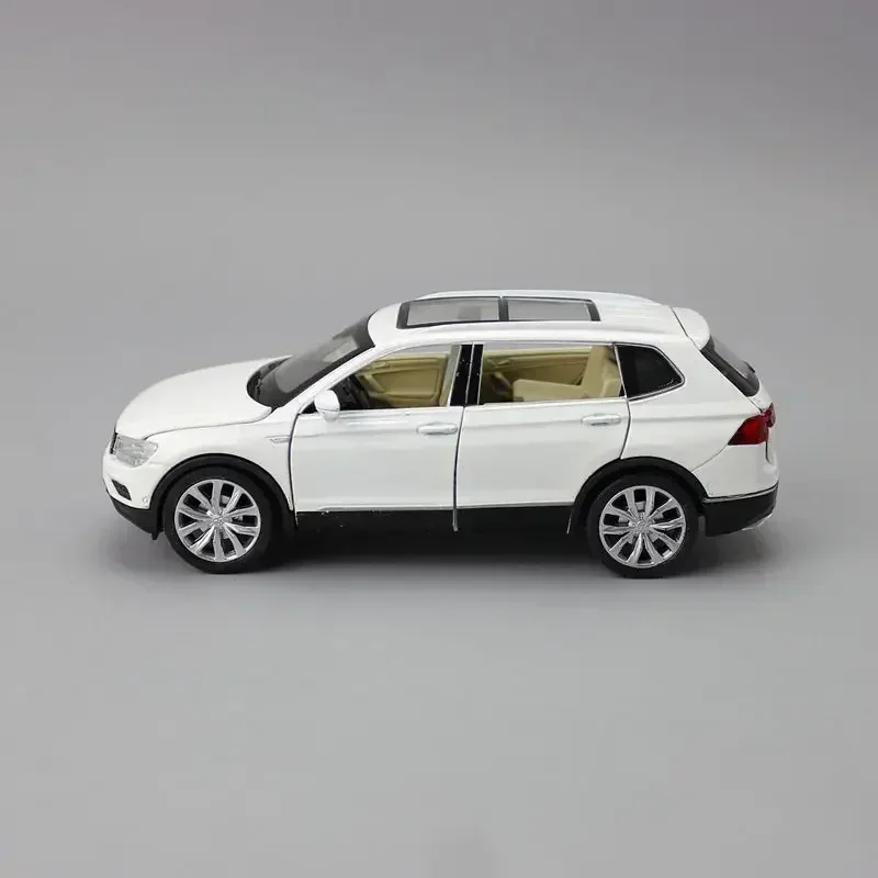 1:32 for Volkswagen Tiguan L Off-road car Simulation Diecast Car Metal Alloy VW Model Car Children's toys collection gifts