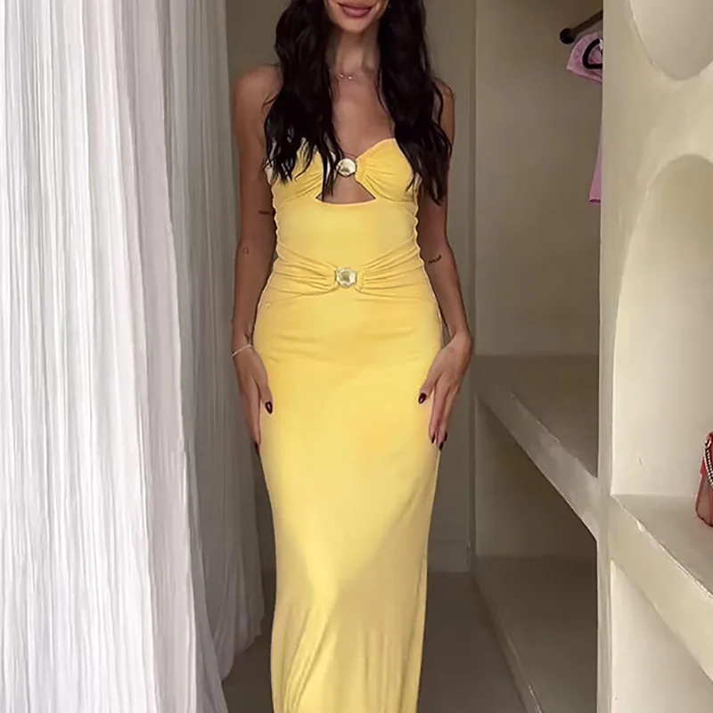 Abito da festa drappeggiato in metallo senza spalline sexy da donna Nuovo abito lungo aderente con vestibilità slim cava solida primaverile Abito bohémien aderente senza schienale estivo