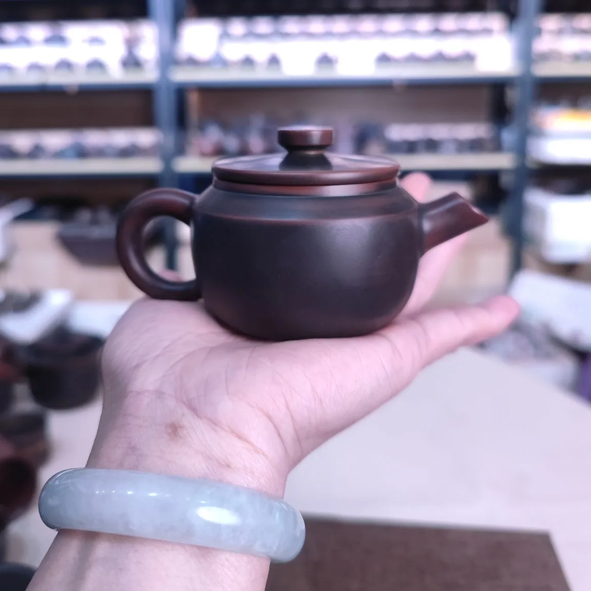 Mini Hand Throwing Bronze Big Mouth Teapot with Qinzhou Nixing Tao Pottery Clay 120cc Puer Tea Black Tea Not Jianshui Teapots