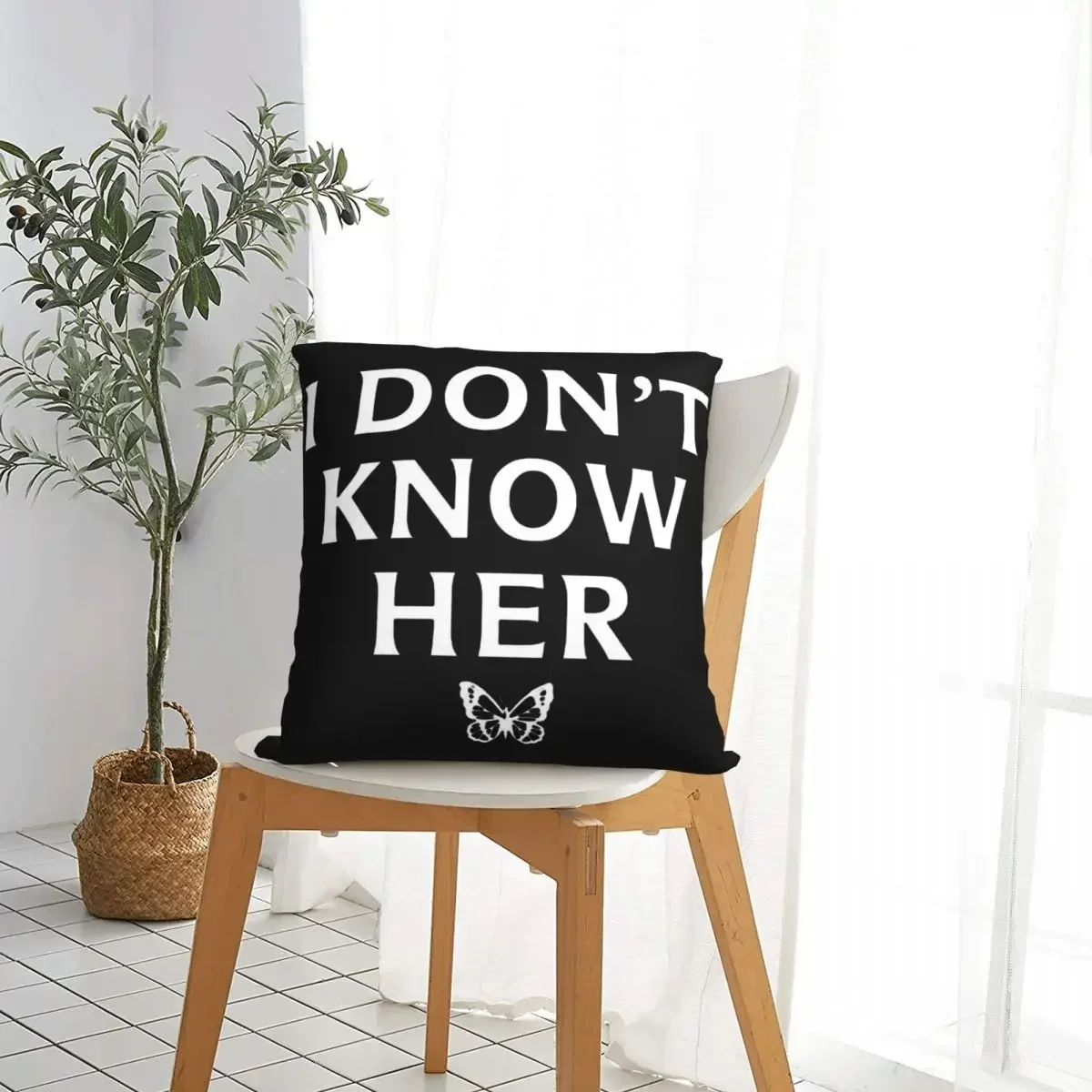 Mariah Carey Pillow Case I DON'T KNOW HER Mariah Carey Quote Black Bedroom Zipper Pillowcase Summer Luxury Polyester Cover