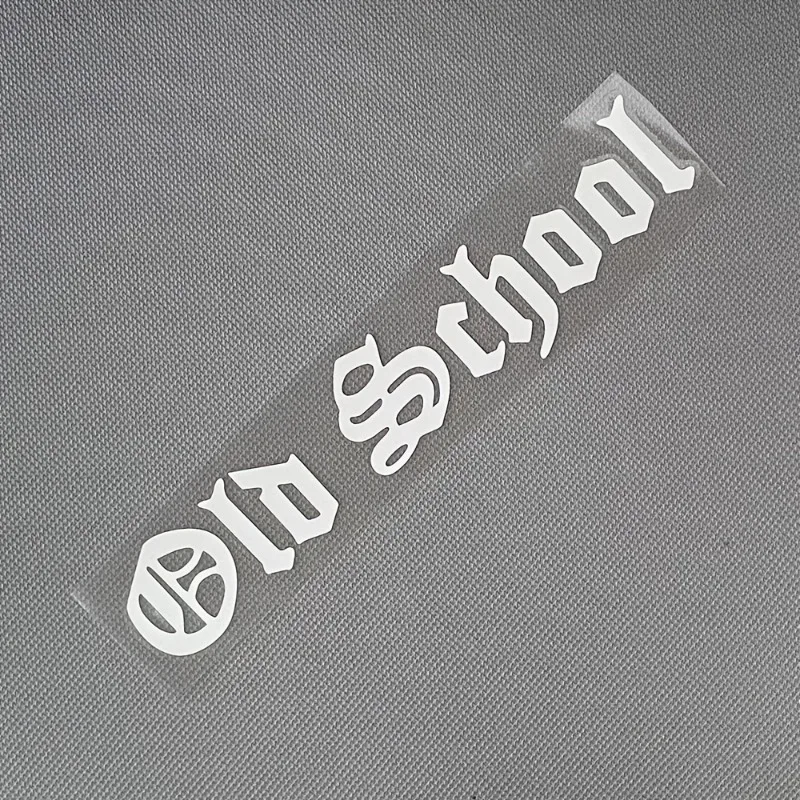 

Виниловая наклейка для авто с минималистичными цитатами на тему уличных гонок и турбо-шуток. Винтажные большие виниловые стикеры для автомобилей.