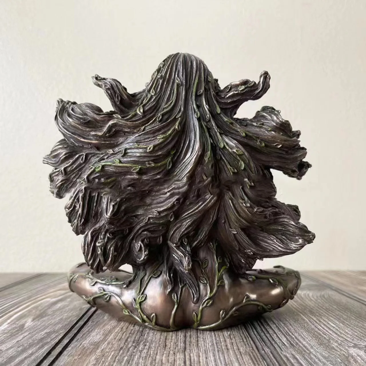 Earth Mother Gaia Statue Figurine Butterfly Garden Decorative Ornaments Resin Moon Goddess Sculpture Decoration