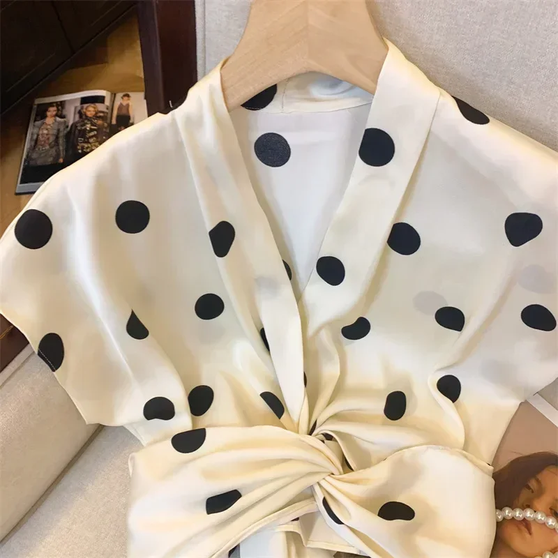 2025 Summer 2025 French Retro Simple Design Wave Point Shirt Top For Women Vintage Clothes Tops