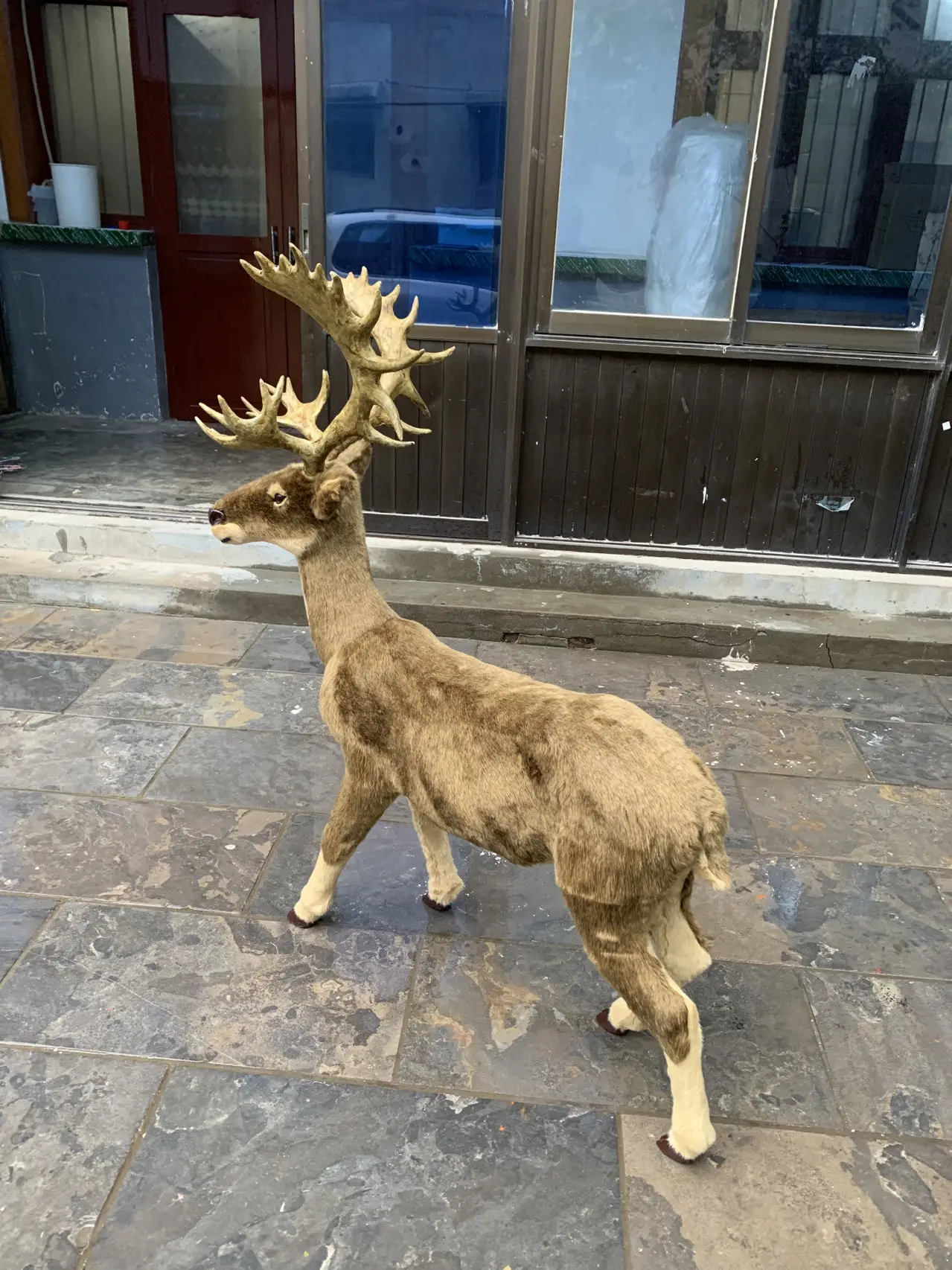 

2026 sell Large Faux Fur Reindeer Artificial Decoration Novelty Animated Elk Animal Gift Creative Life Size Christmas Reindeer D