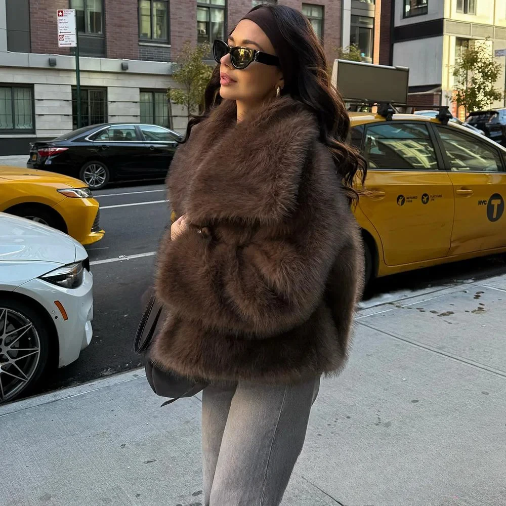 

Повседневные коричневые куртки на толстом меху, женские куртки с длинным рукавом и v-образным вырезом, осень-зима, пальто из искусственного меха, модная уличная одежда 2025 года, верхняя одежда