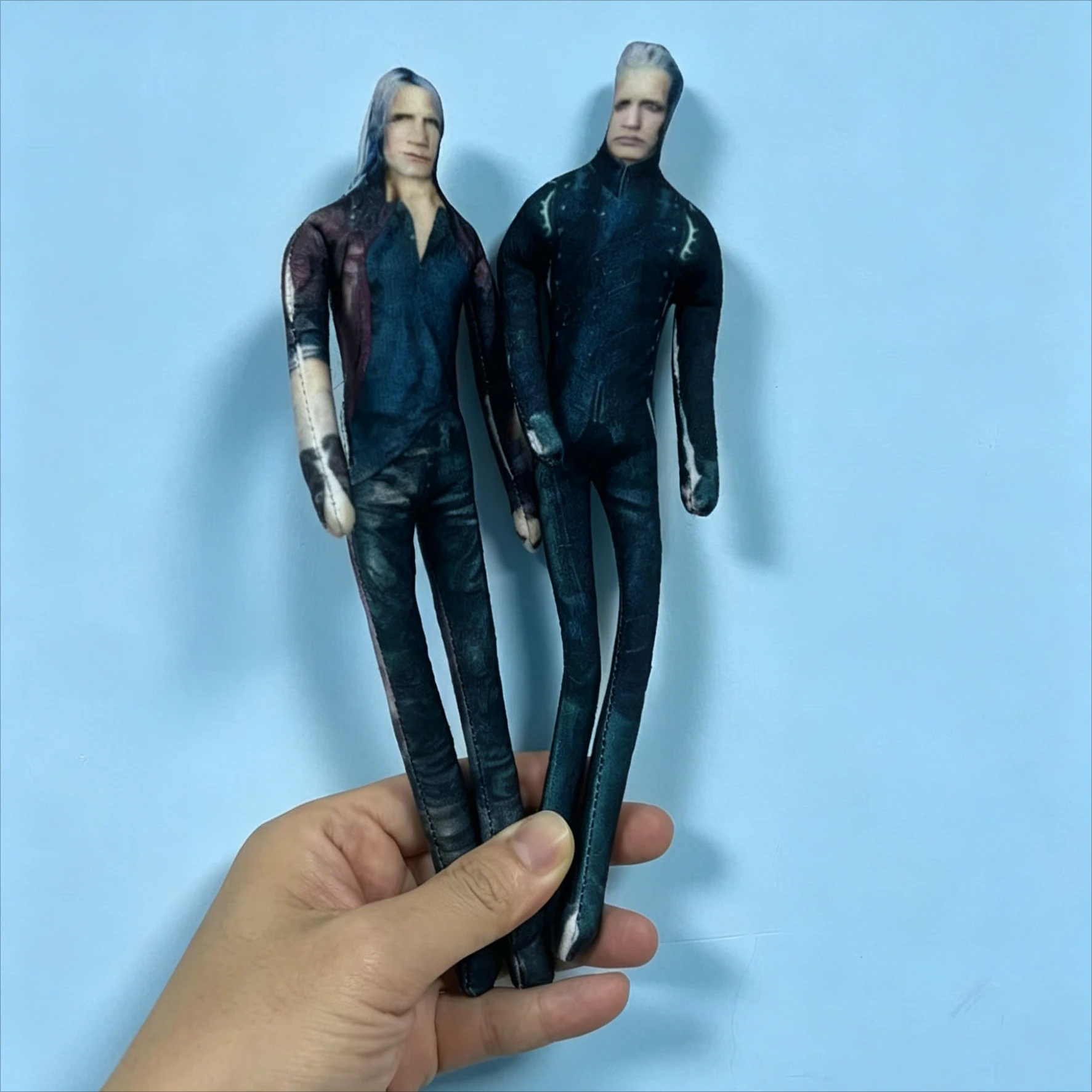 28cm Devil May Cry Vergil Plush Toy Jointed Limbs Soft Puppet Cosplay Prop Desk Ornament for Fans Surprise