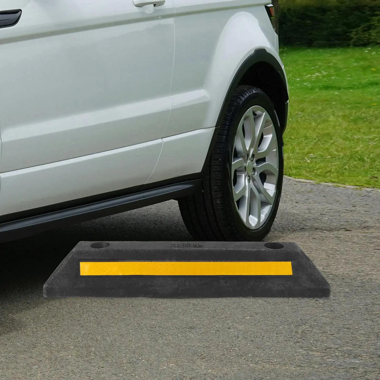 Heavy Duty Rubber Parking Block for Garage Car Stopper Wheel Aligner Tire Stop for Driveway Vehicle Safety Accessory view 5