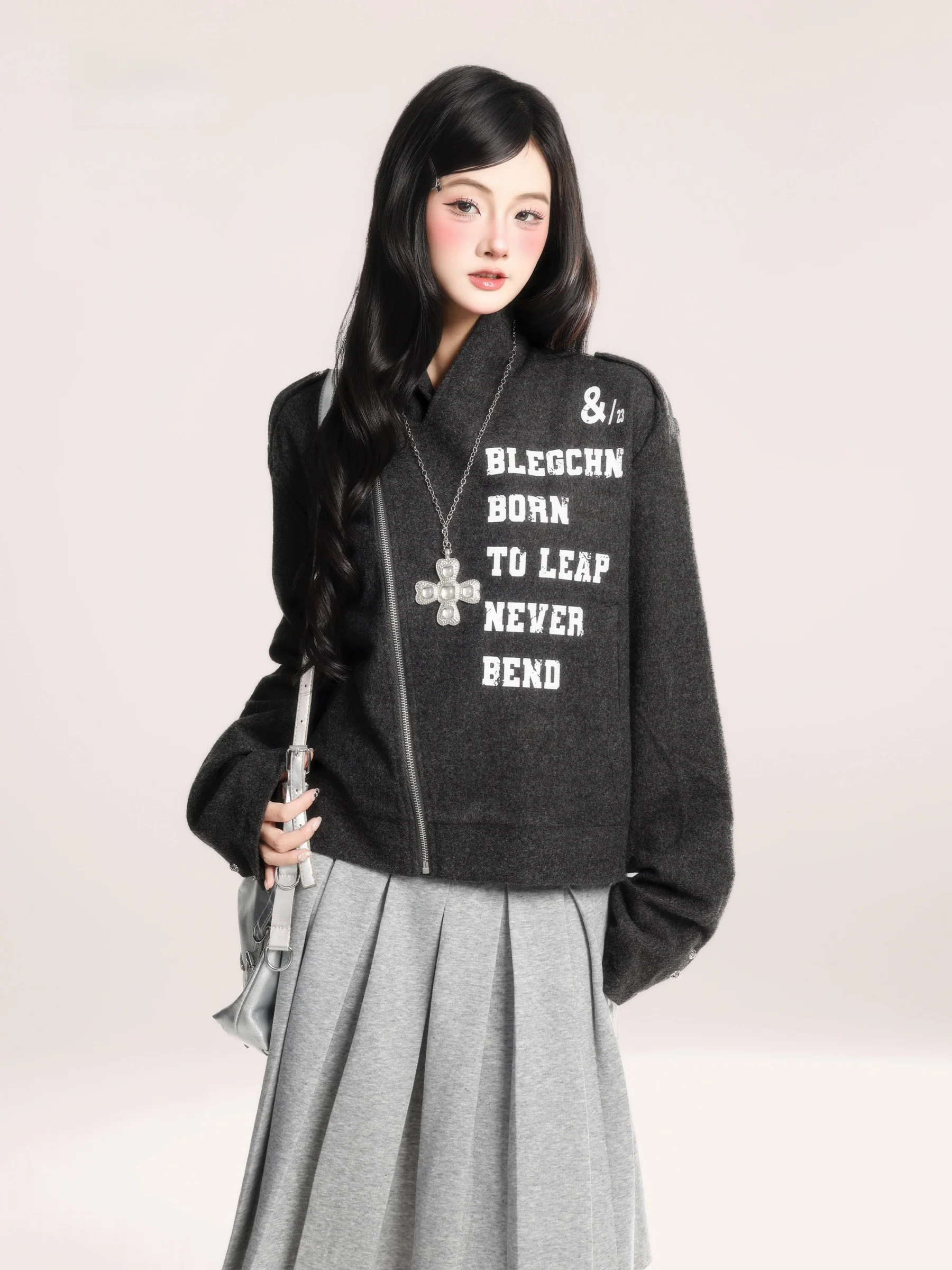 

HM k Letter Print Asymmetrical Zipper Stand Collar Jaet Women's Spring Loose ort Sle Commute Faion Outerwear