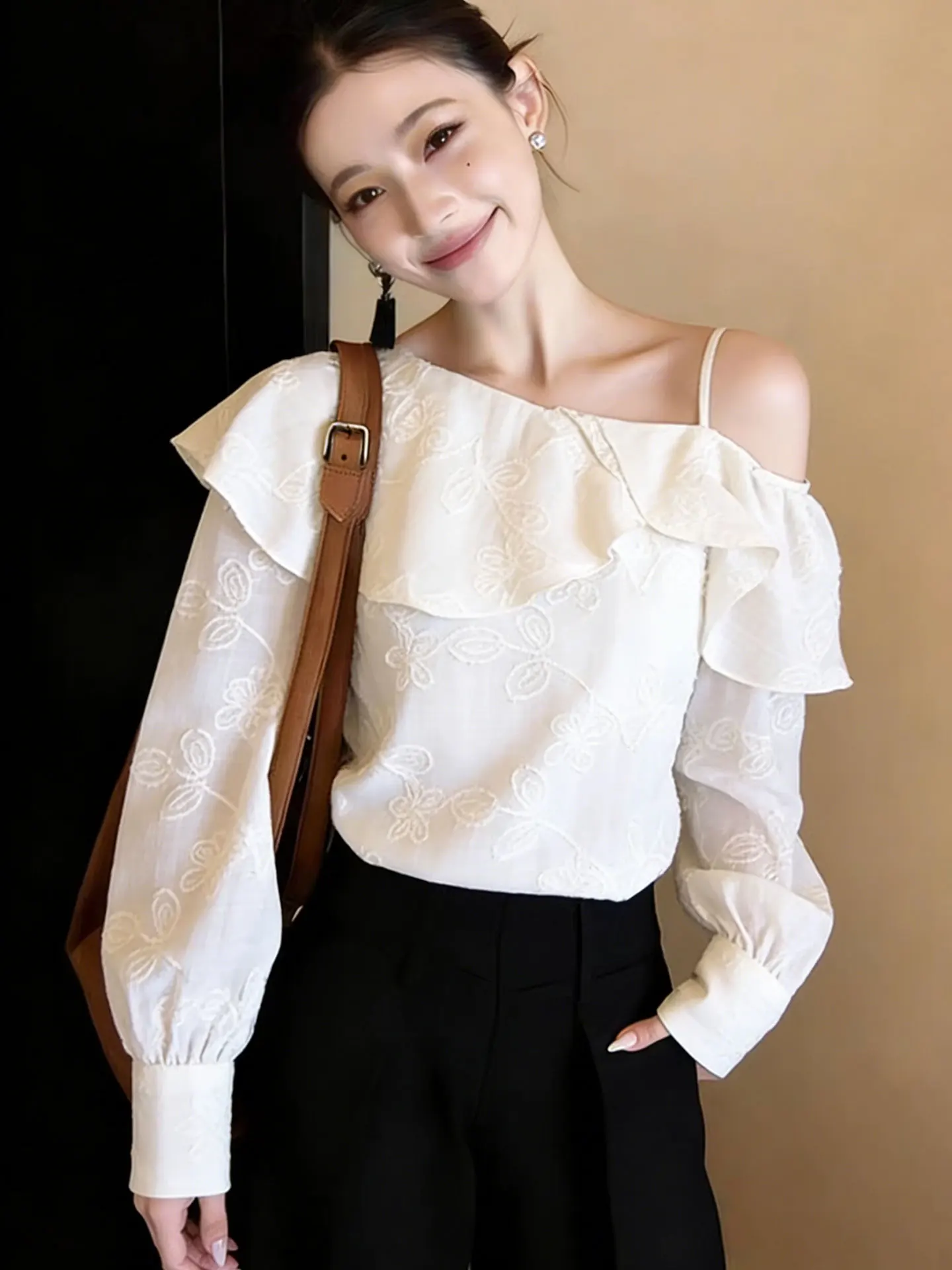 

Ele European Sle Long Sve oulder Bared irt Women's Faionable Spring Top High-End Brand Chic Korean Version Str...