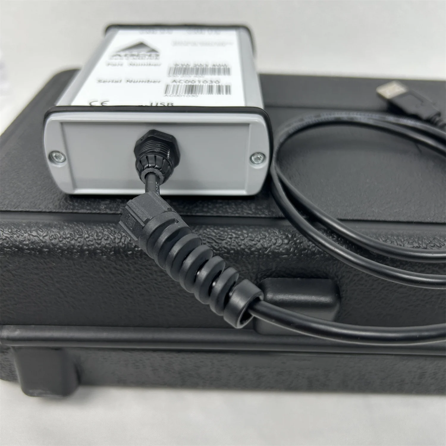 

USB-адаптер для подключения с кабелем EDT