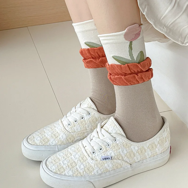 New Women's Sweet Flowers Spring Autumn Fashion Retro College Style Cute Tulip Funny Mid Tube Socks Long Cotton Sock