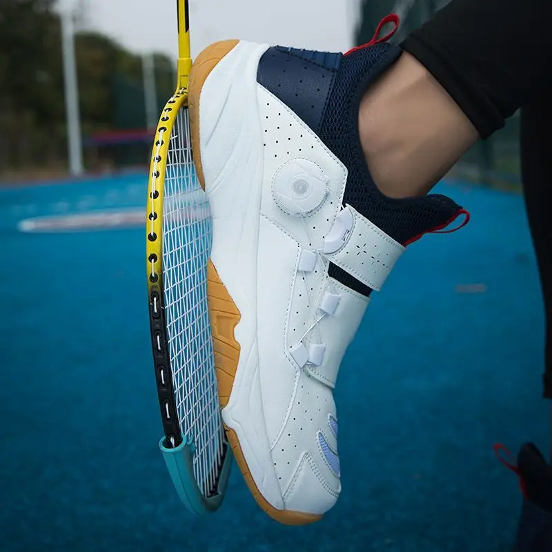 Sepatu Badminton Anti-Selip Pria 2025, Sepatu Lapangan Indoor Profesional, Sepatu Tenis Klasik Pria Merk Ternama