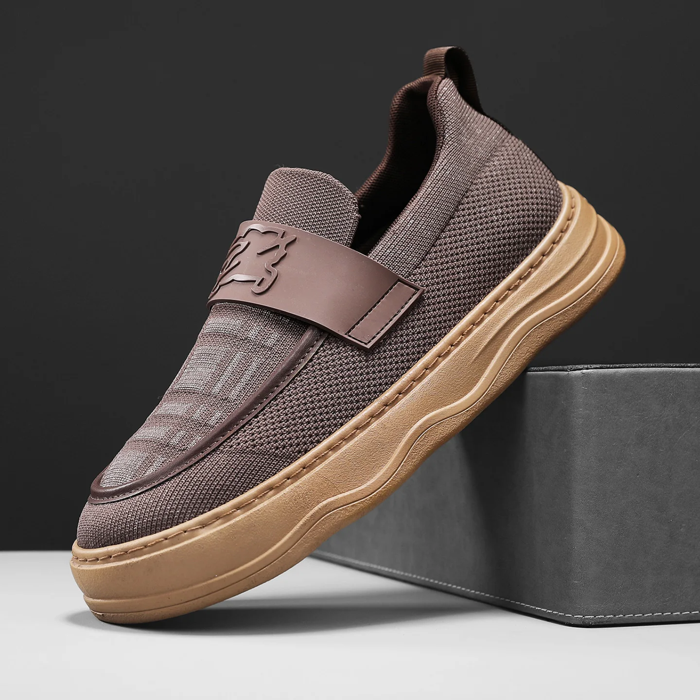 

Новинка 2025, модная повседневная мужская обувь в стиле ретро Lazy One Step, модная повседневная обувь на четыре сезона с дышащей тканевой поверхностью