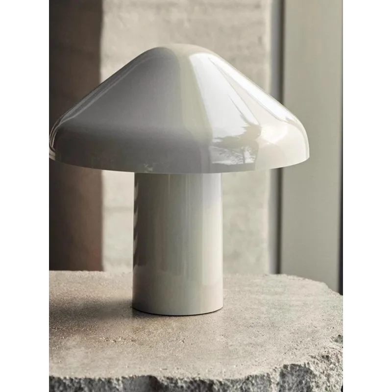 Mushroom lamp, bedside lamp medieval designer atmosphere decorative desk lamp creative