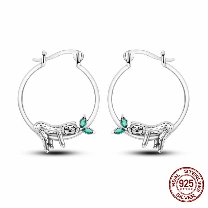 

A pair of women's earrings, made of S925 sterling silver, original design, elegant bear earrings, luxurious, suitable as a gift,