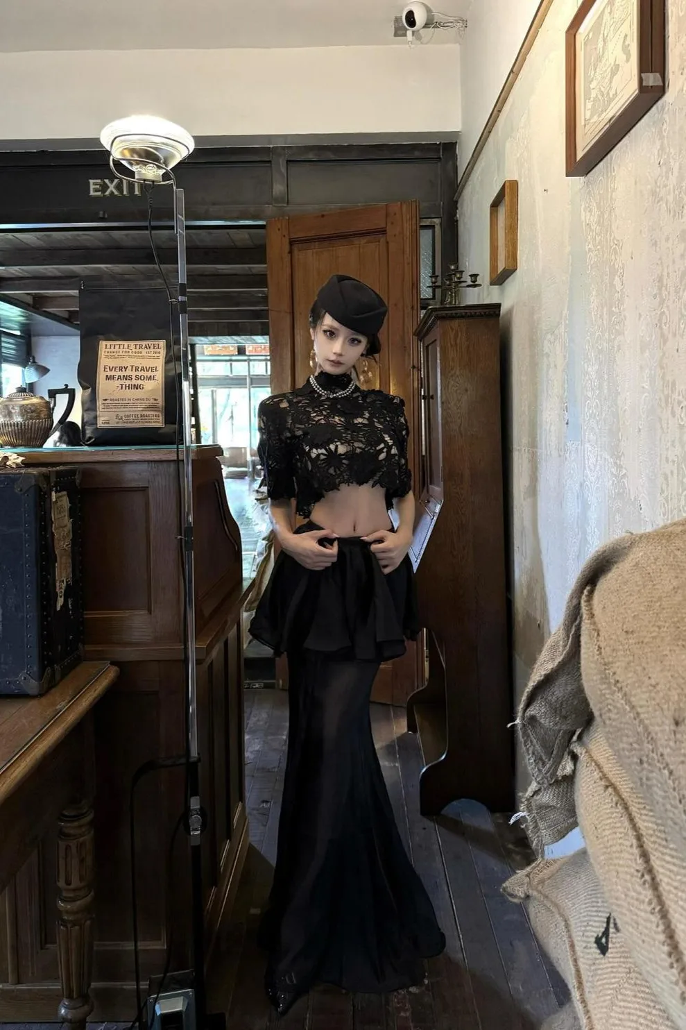 القوطية الأسود الدانتيل قطعتين مجموعة المرأة خمر شير الجوف خارج أعلى عالية الخصر تنورة طويلة الظلام أنيقة حزب الرجعية وتتسابق 2025