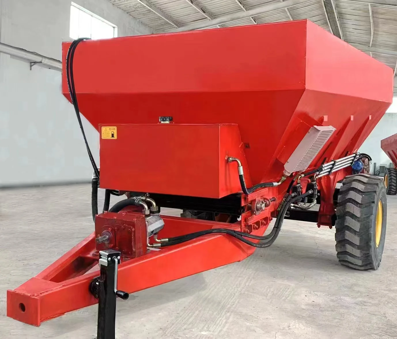 Agricultural Lime Spreaders Tractor With Stainless Steel Fertilizer Machine Automatic Fertilizer Applicator Fertilizer Spreader