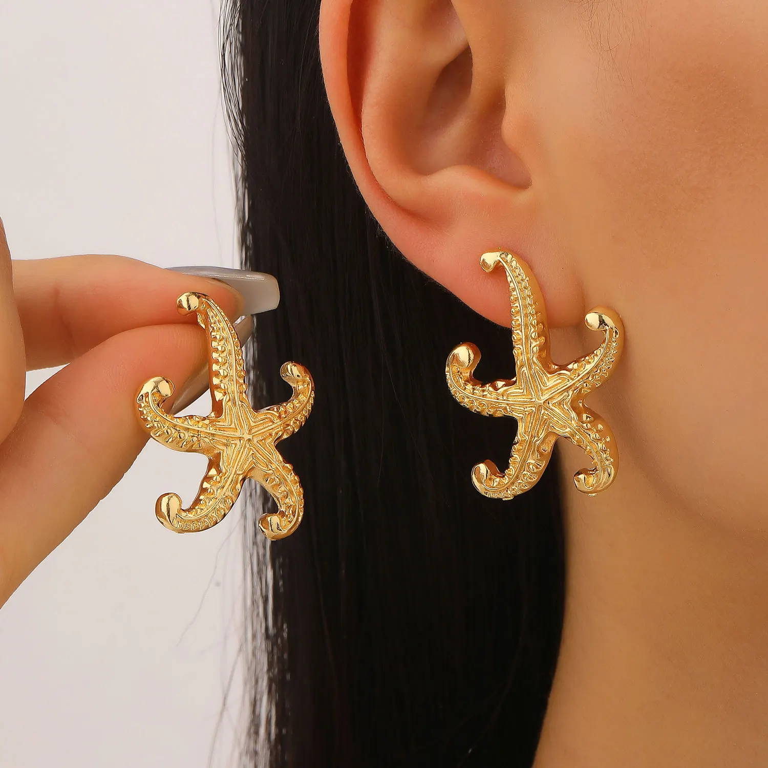 European American Fashion Ocean Style Earrings For Women Jewelry 2026 Trending New Women's Gold Color Starfish Earrings Gifts