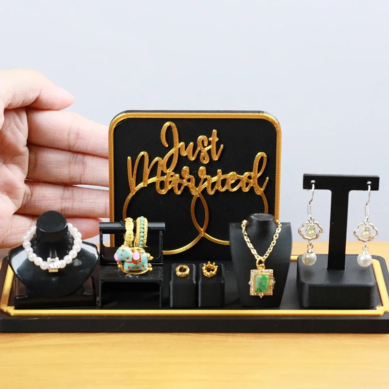 Caja para presentación de joyería de estilo occidental en miniatura para casa de muñecas, collar de simulación, modelo de juguete, Mini decoración, accesorios para casa de muñecas, 1/12