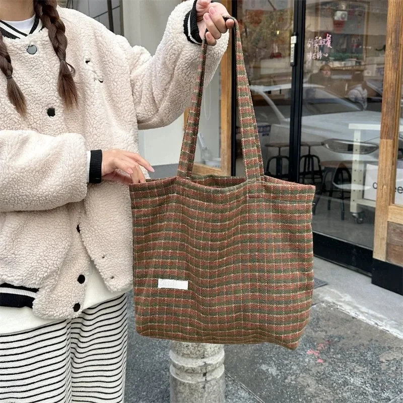 Autumn and Winter Large Capacity Women\'s Bag Retro Woolen Plaid Hand-held Tote Bag Woolen Simple Shoulder Bag