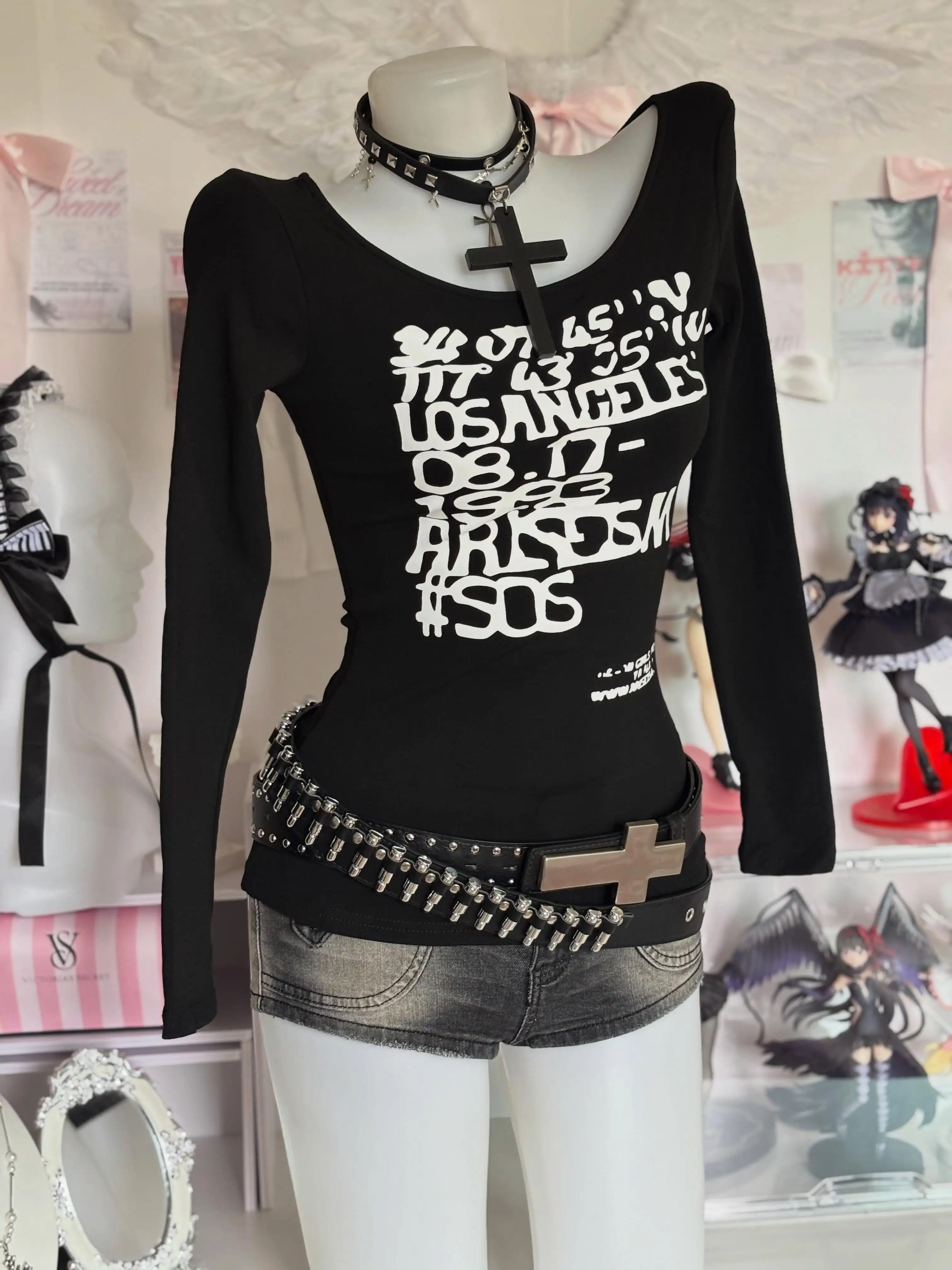 Y2K Black Off‑Shoulder U‑Neck Graffiti Print Long Sleeve Tee Slim Fitted Millennial Alt Top
