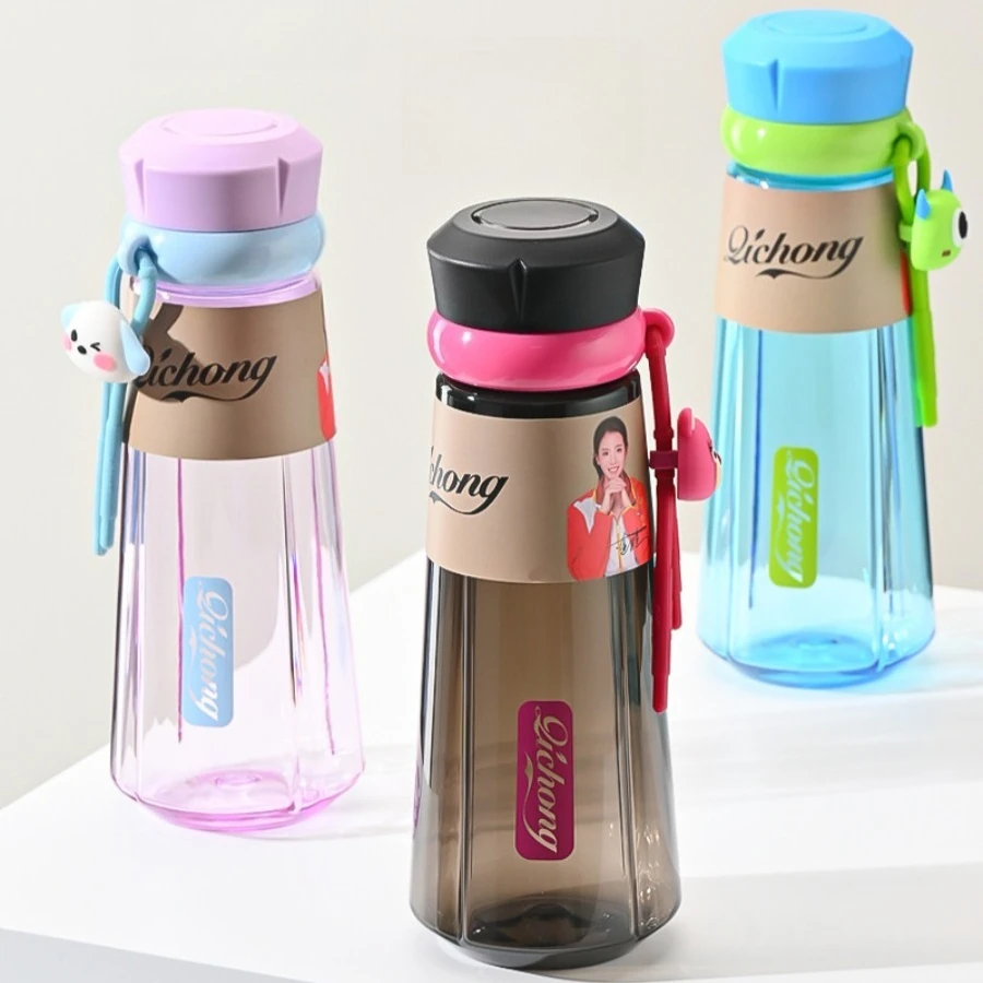 

New summer trend portable plastic cup with cartoon outdoor carrying ring and large capacity for sports and drinking water