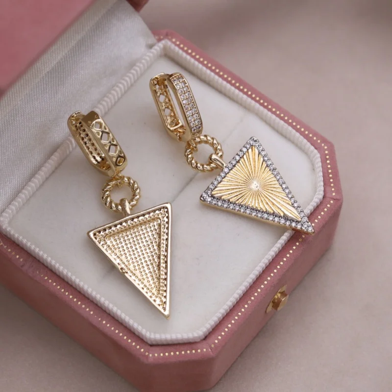 تصميم كوري جديد مجوهرات الأزياء لونين مطلي معدن مثلث الزركون قلادة أقراط أنيقة المرأة الملحقات اليومية