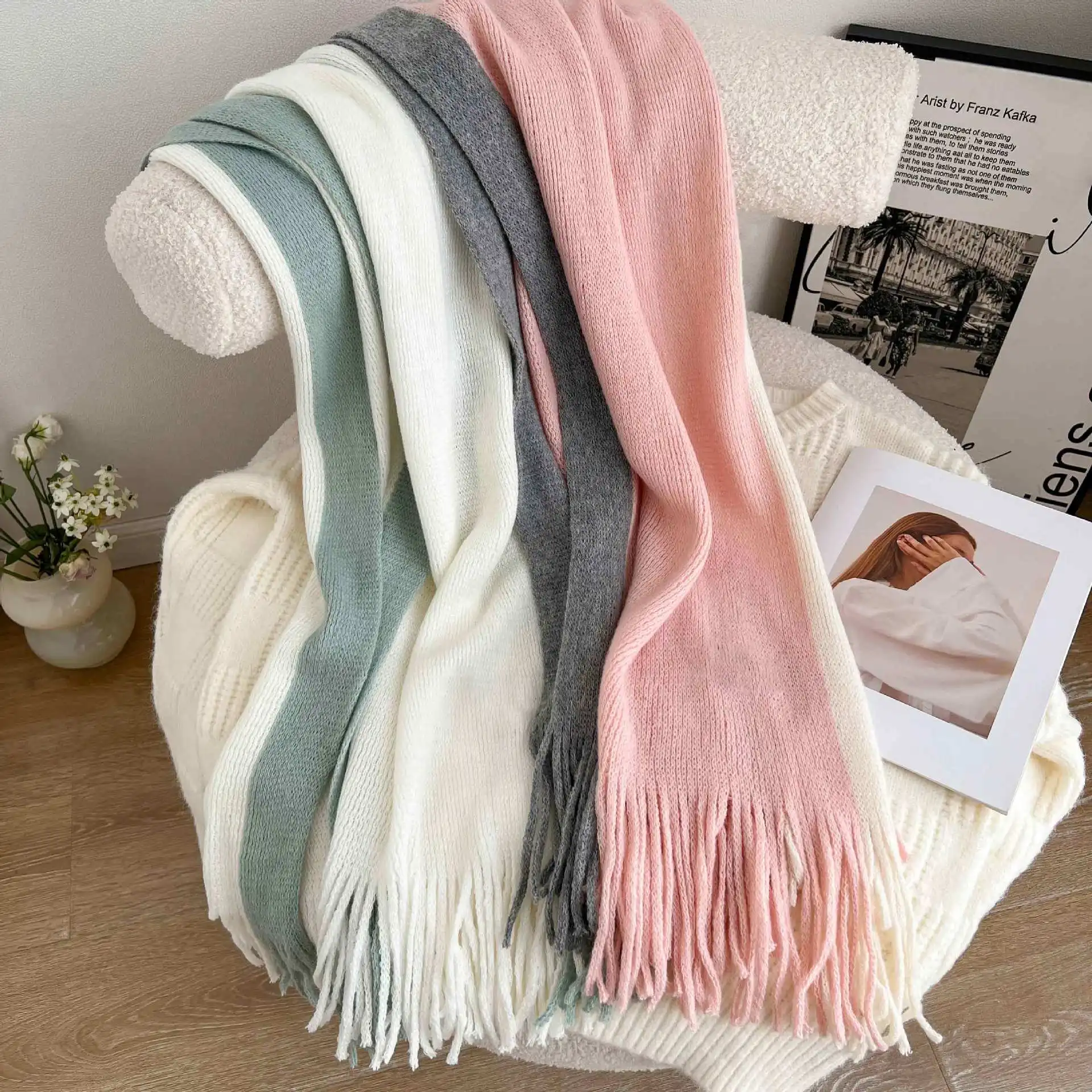 

2024 New Warm Scarf Women's Atmosphere Sense Fashion Tassel Shawl Autumn and Winter Color