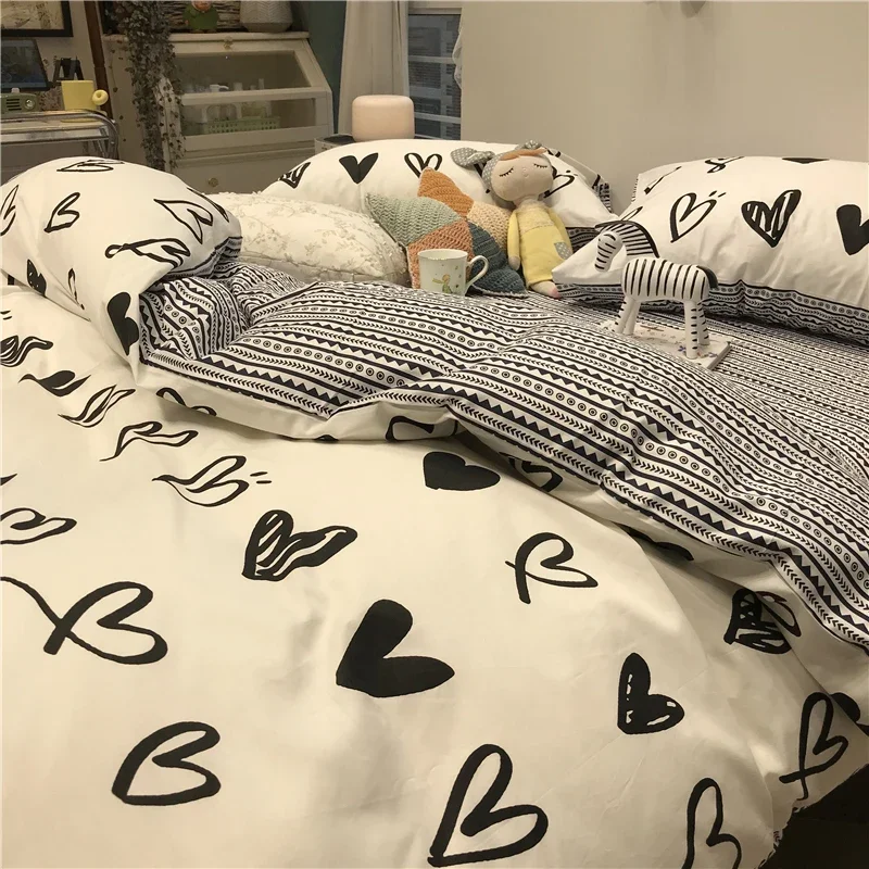 Love Heart Full Comforter Sets Cotton Luxury Summer Anime Bed Cover Cute Elegant Nordic Normal Zipper Aesthetic Cama Bedroom Set