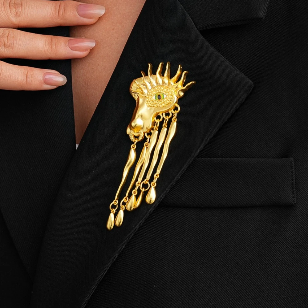 

High-end Eye Water Drop Fringe Tassel Brooch Pins for Women Suit Collar Pin Badge Fashion Unique Jewelry Accessories Gifts