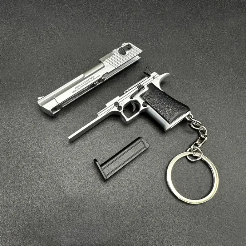 Alloy 1:4 Desert Eagle Pistol Keychain Ring Aritificial Gun Detachable Assemble Toy Gun Shoulder Bag Accessories Christmas Gift