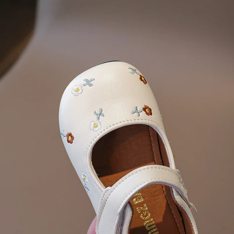 Sepatu kulit kecil motif bunga untuk anak perempuan, sepatu putri motif bunga musim semi, sepatu tunggal serbaguna untuk anak perempuan