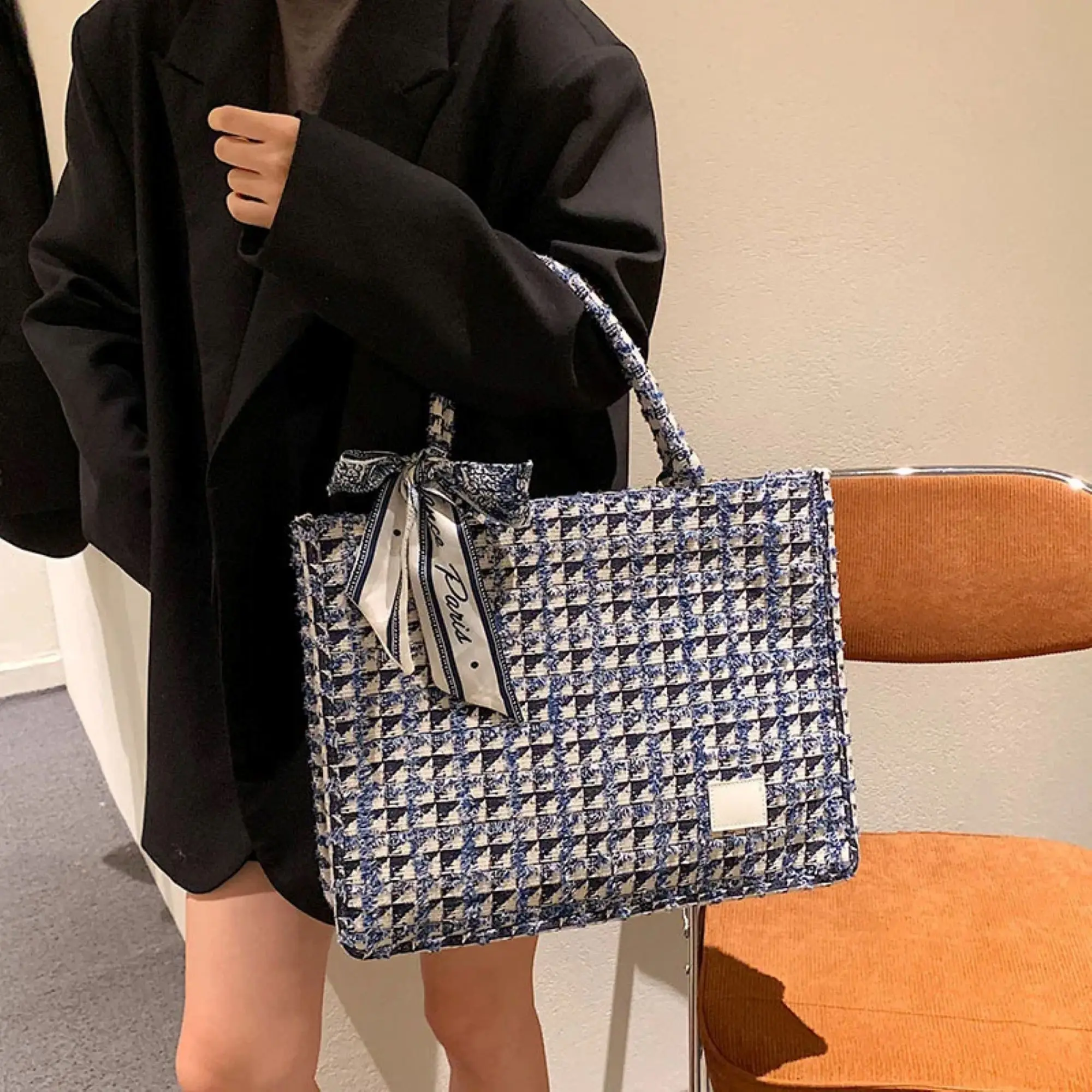 

Large Capacity Tote Bag for Women, High-End checkered Handbag, School Bag, Computer Bag, New Niche