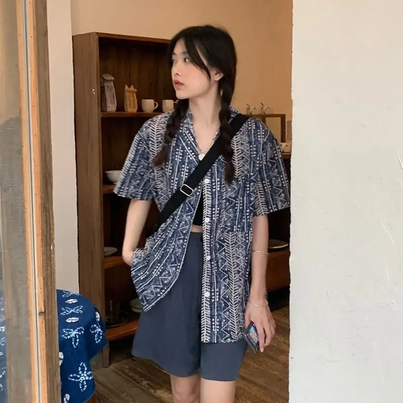 Camisa con cuello tipo Polo de manga corta con patrón de rayas únicas para mujer, Tops informales holgados con estampado para ir al trabajo, ropa de moda para mujer