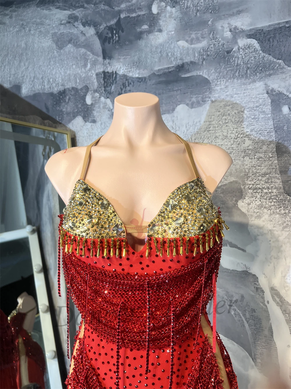 

Платье для латинских танцев для взрослых и детей, высококачественная женская одежда из красного камня с кисточками и золотыми подтяжками, ча-танго