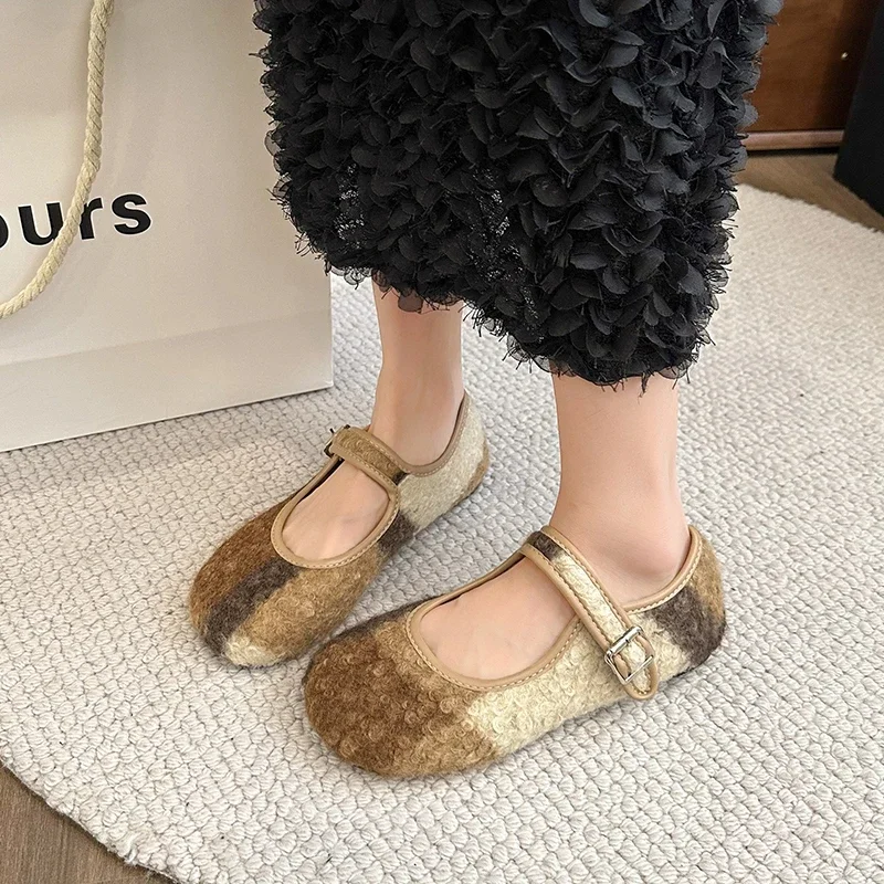 224 Hot Selling Color Matching Women's Flat Shoes Fashionable Warm Lazy Slip-on Mary Jane Shoes Women's Soft Sole Outdoor Cute