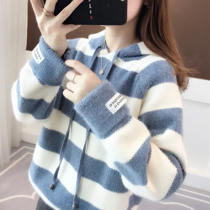 

Loose And Simple Knitwear For Students To Wear As Outwear Hooded Woolen Sweater With Stripes For Autumn/Winter New Arrival