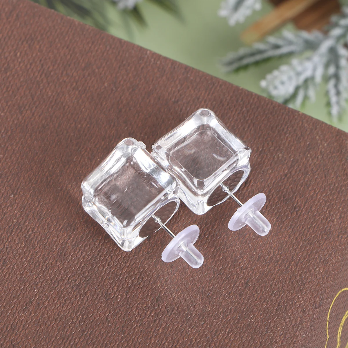 

1Pcs Cube Ear Stud 1.5cm Ice Cube Earring Clear Transparent Square Earbob Creative Put on Gift for Her