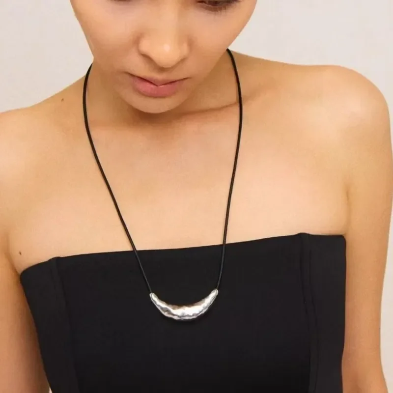 New Irregular U-Shaped Adjustable Necklace Stylish Simple Versatile Premium Sweater Chain Pull-out Leather Rope Necklace