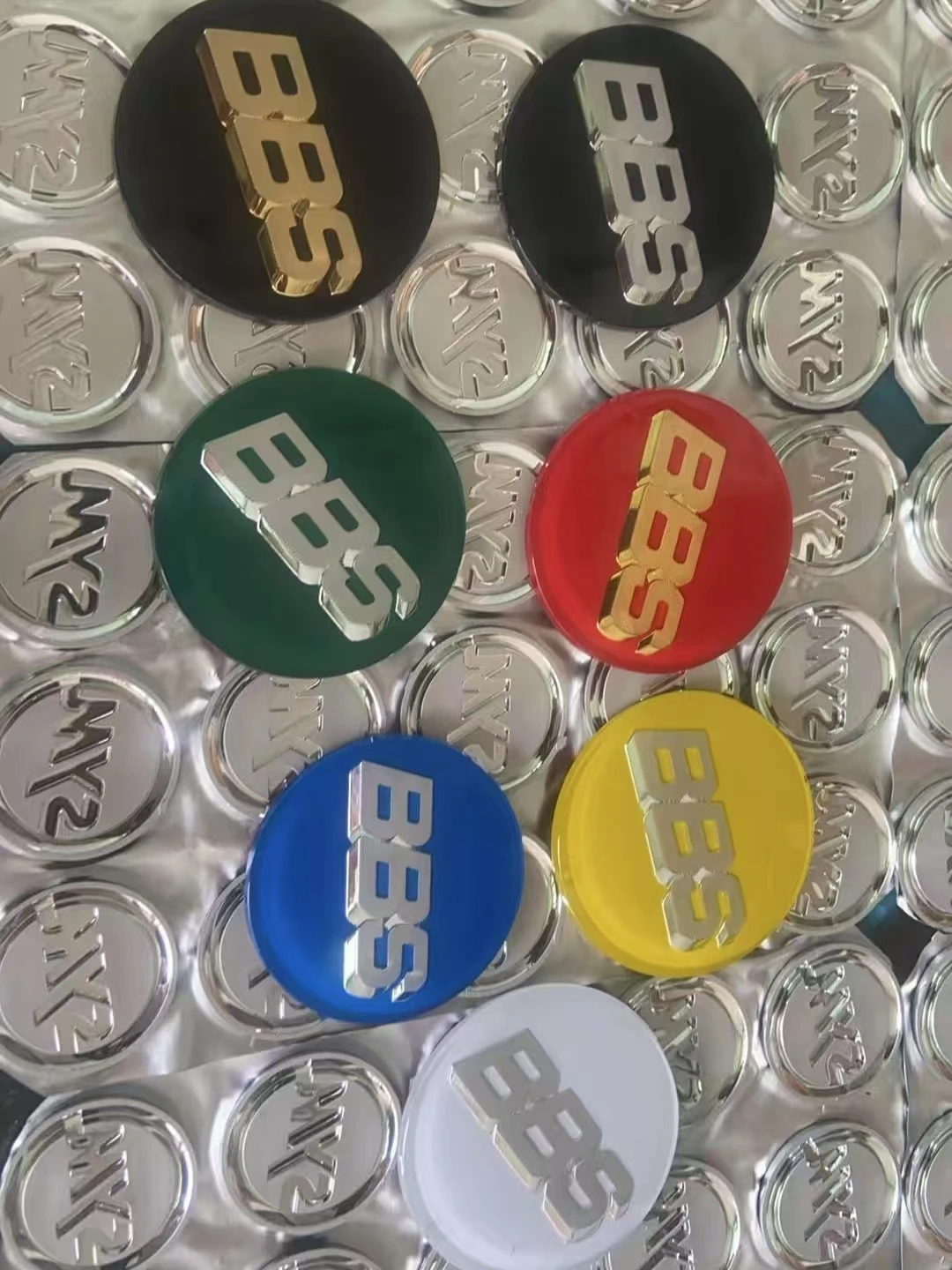 4 قطعة ملصق ل BBS عجلة مركز قبعات شعار حقيقي ملصق ثلاثية الأبعاد لاصق للشعار BBS rs rg gr rz LM محور العجلة تعديل سيارة ملصق