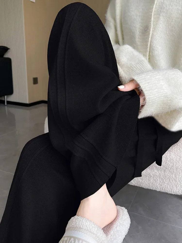 Pantaloni a gamba larga lavorati a maglia per le donne Pantaloni da donna in cashmere caldo e spesso comfort alla moda Pantaloni neri a vita alta