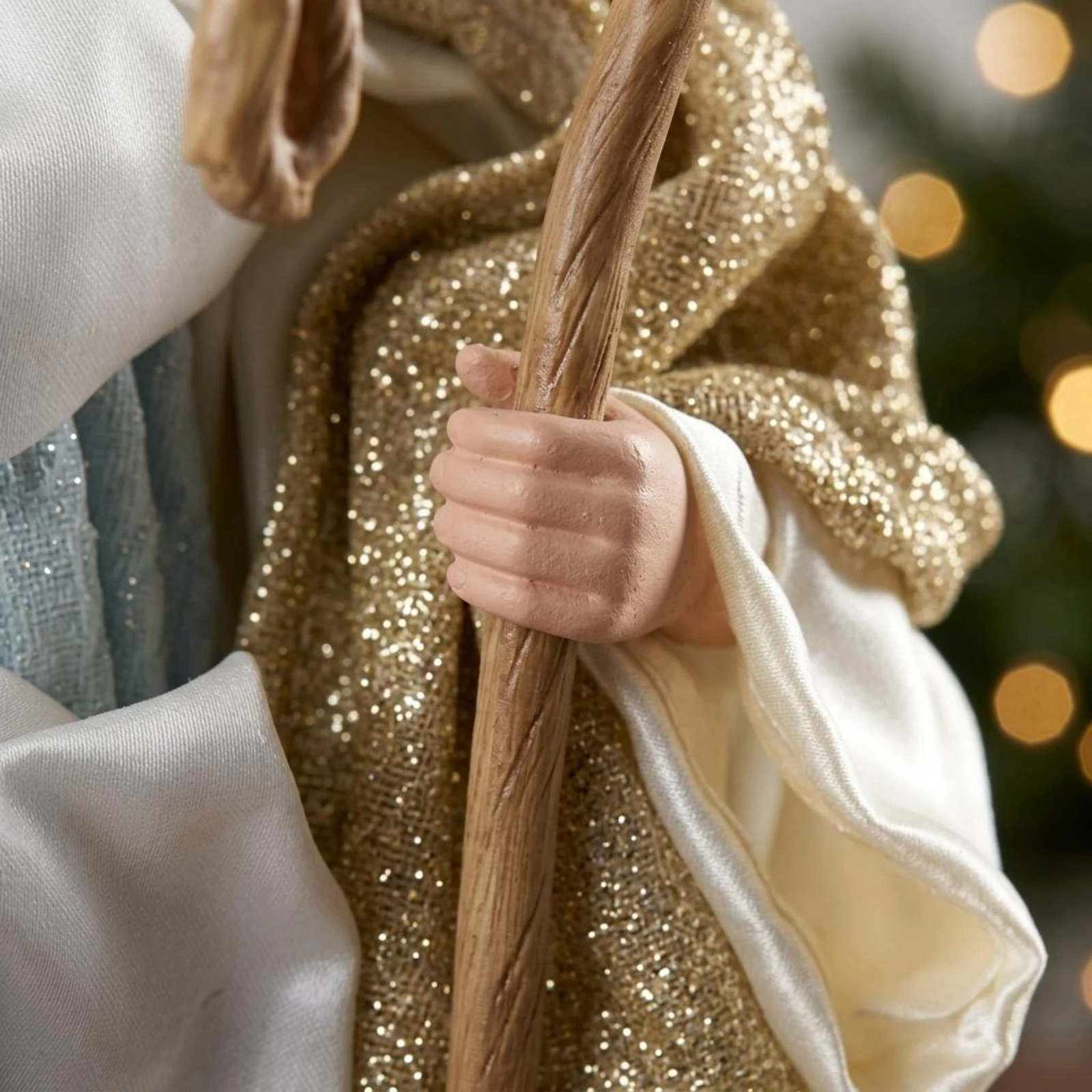 Tabletop Nativity Figurine Satin-Like Holy Family Figurine Holy Family Figurines Round Base Holiday Decor Indoor Use for Shelf