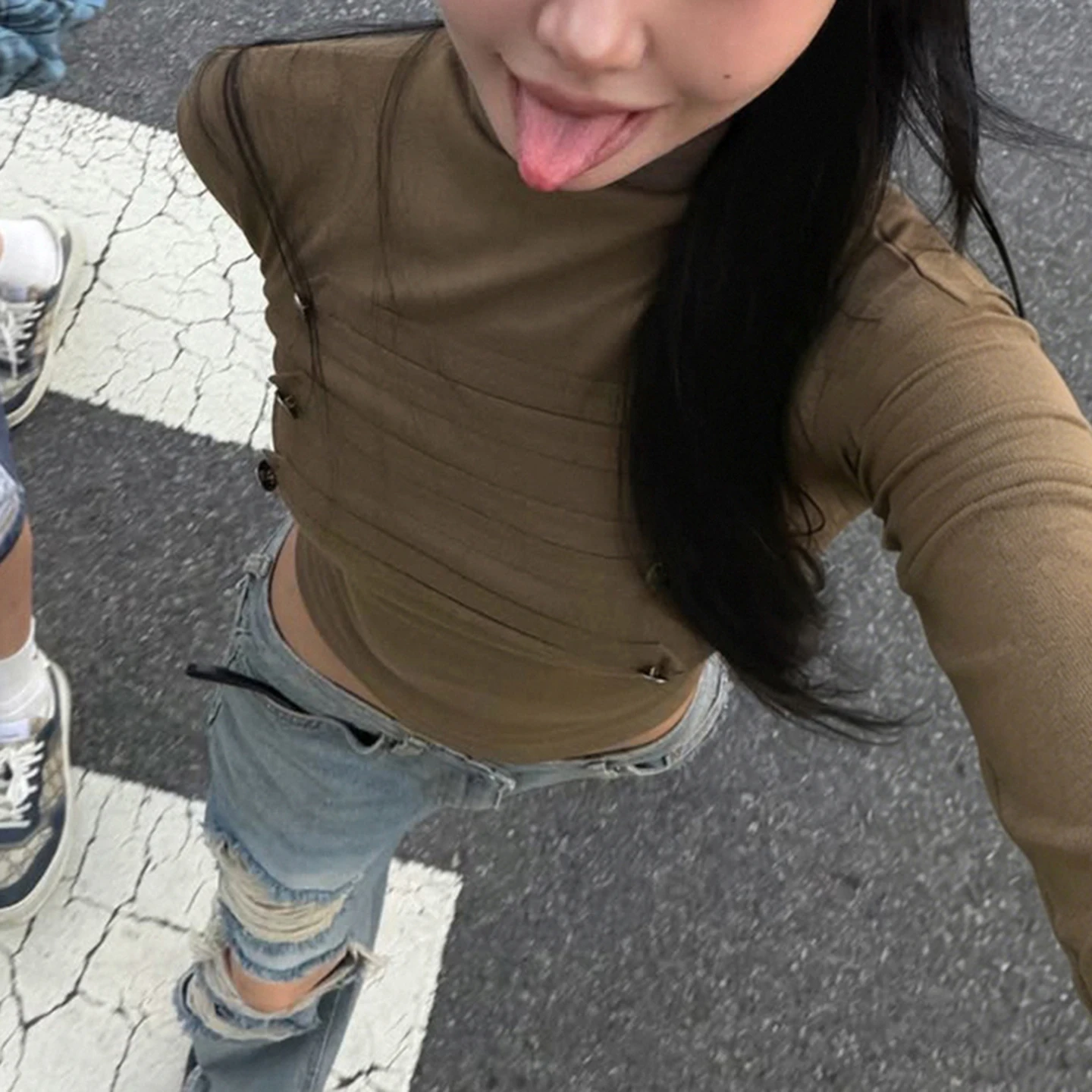 SUCHCUTE Women Turtleneck 3/4 Sleeve Cropped Top Front Strap Metal Button Decor Slim Fit Y2K Streetwear Going Out T-Shirt Casual