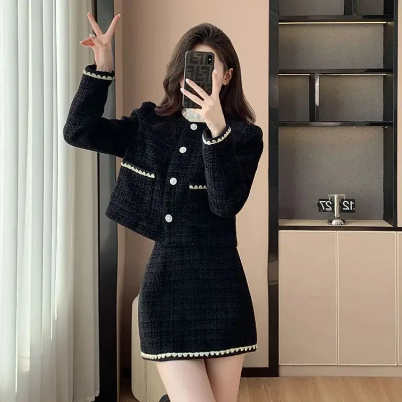 Insozkdg Small Fragrant Wind Autumn Winter 2024 Skirt Suits Retro Little Black Style Outerwear + Short Skirt Two-Piece Ensemble