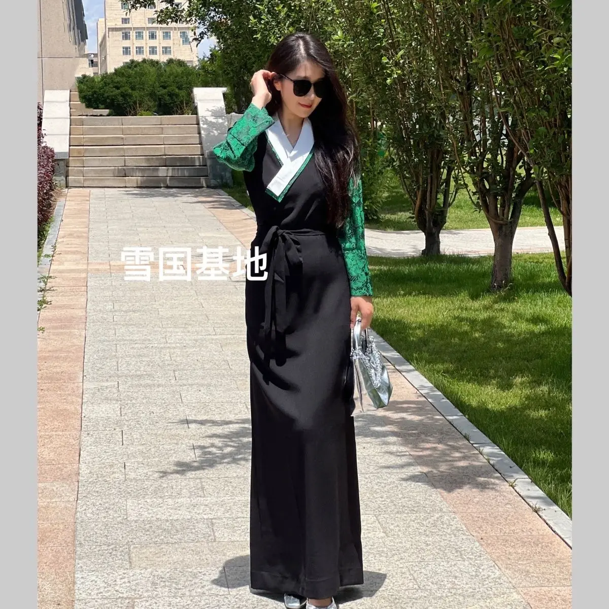 新しいエスニックボーラチベット気質服女性のツーピースチベット服